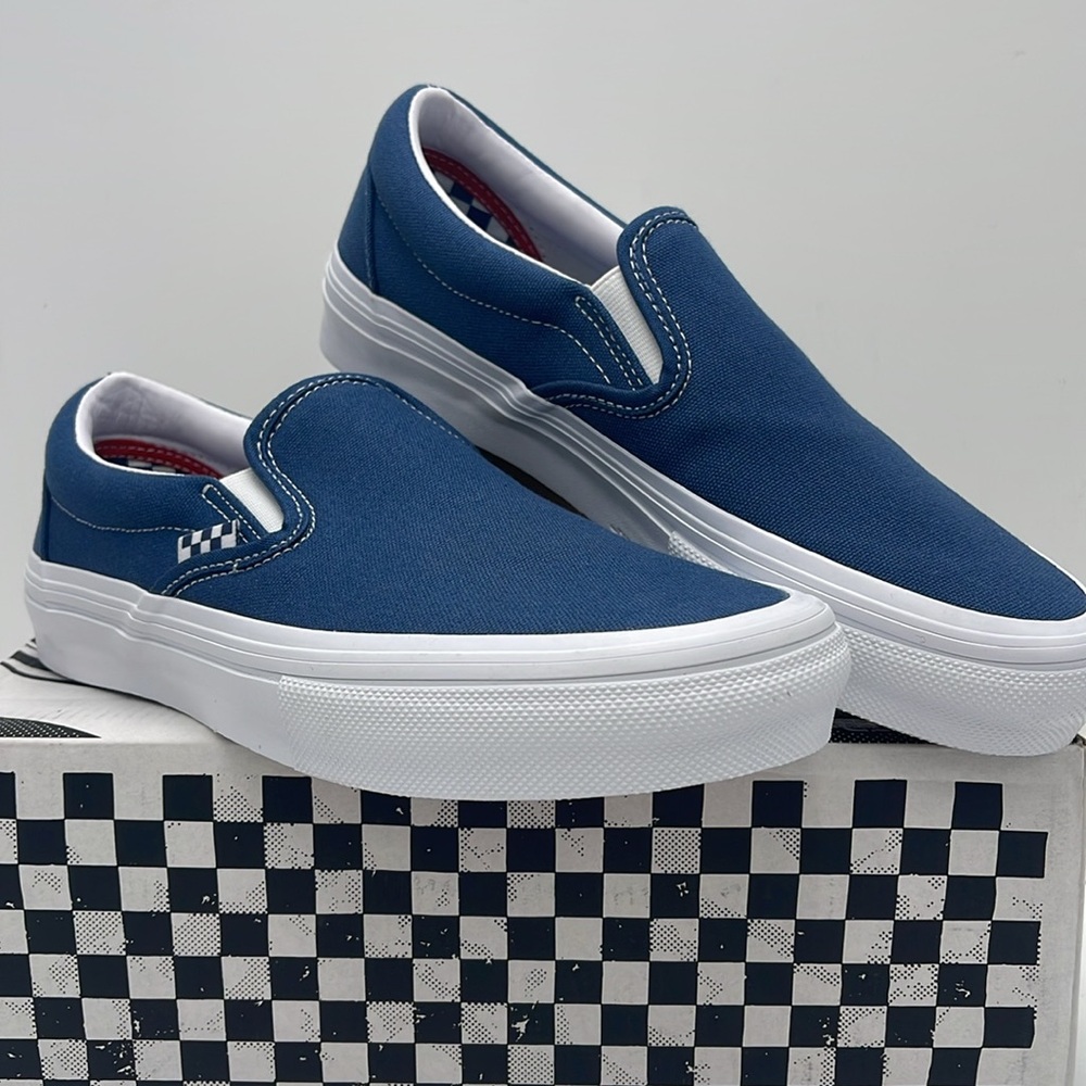 Vans WMNS Skate Slip-On Wrapped Dark Denim
VN0A5FCADDN
Sneakers - Picture 4 of 16